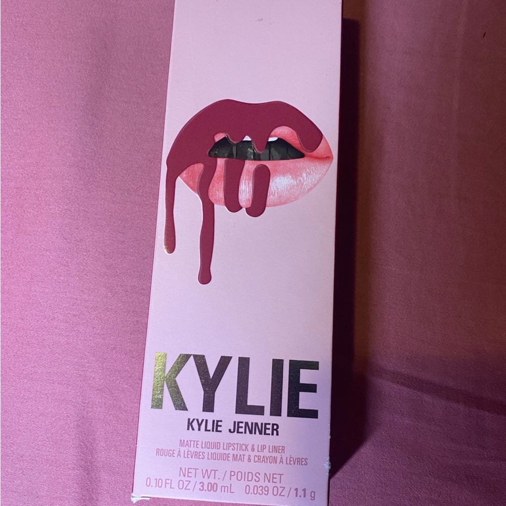 Kylie Jenner Liquid Lipstick & Lip Liner
